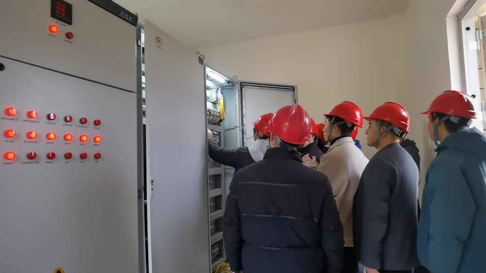 永浩機(jī)電 污水處理廠PLC控制柜(1).png